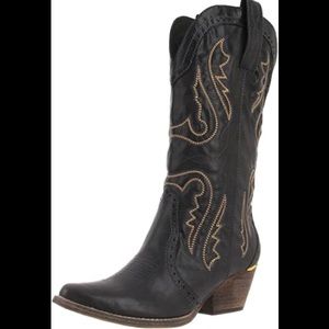 EUC- Very Volatile Black Boots-size 8.5